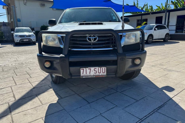 2012 Toyota HiLux SR Extra Cab Pickup