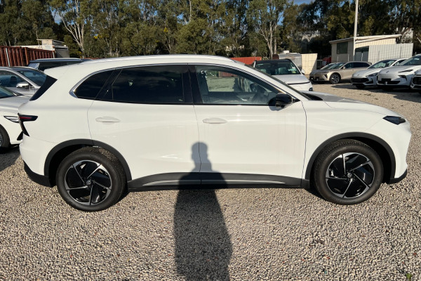 2025 MG MGS5 EV ZS3EM Essence 62 SUV Image 4