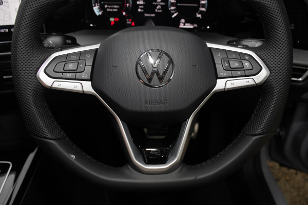 2025 Volkswagen Golf 8.5 110TSI R-Line Hatch Image 11