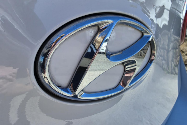 2015 MY16 Hyundai i30 GD3 Series II Active X Hatch Image 13