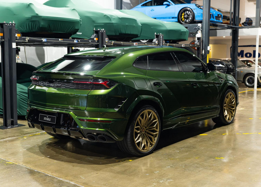 2025 Lamborghini Urus 636 SE SUV Image 5