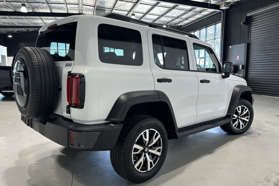 2025 GWM Tank 300 P01 Ultra SUV Image 7