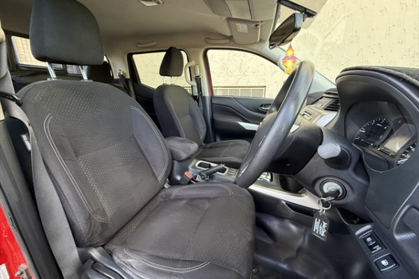 2019 Nissan Navara D23 Series 3 RX Dual Cab Pickup Image 10