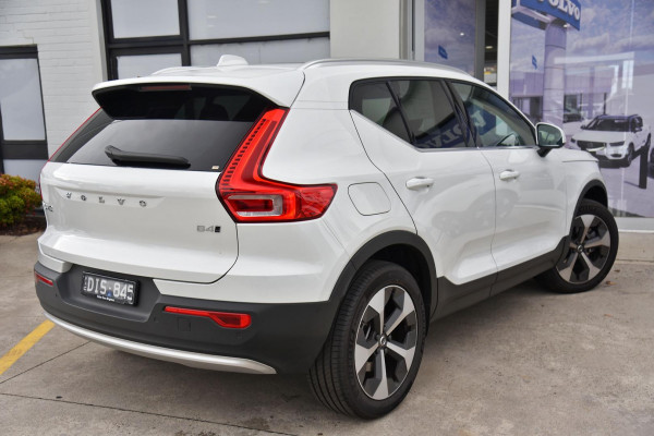 2024 MY25 Volvo XC40  Ultra B4 Bright SUV Image 4