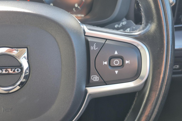 2020 MY21 Volvo XC60 UZ D4 Momentum SUV Image 19