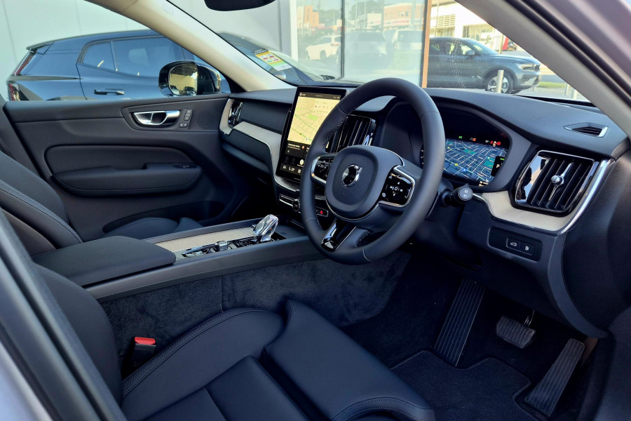 2026 Volvo XC60 UZ Plus T8 Plug-in Hybrid Dark SUV