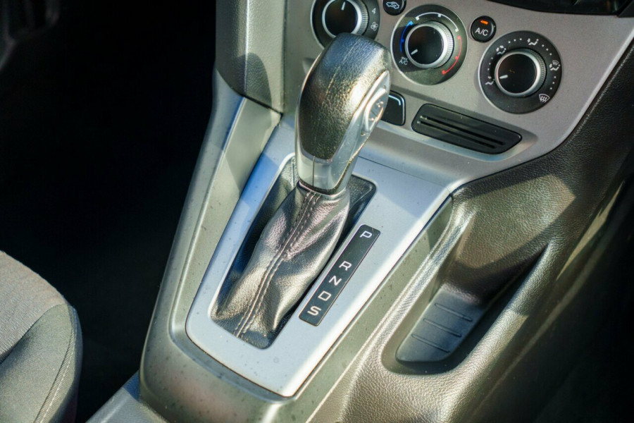 2013 Ford Focus LW MkII Sport Hatch Image 12
