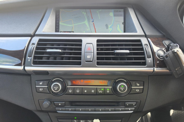 2012 BMW X5 E70 xDrive30d SUV Image 21