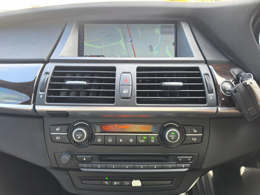 2012 BMW X5 E70 xDrive30d SUV Image 21