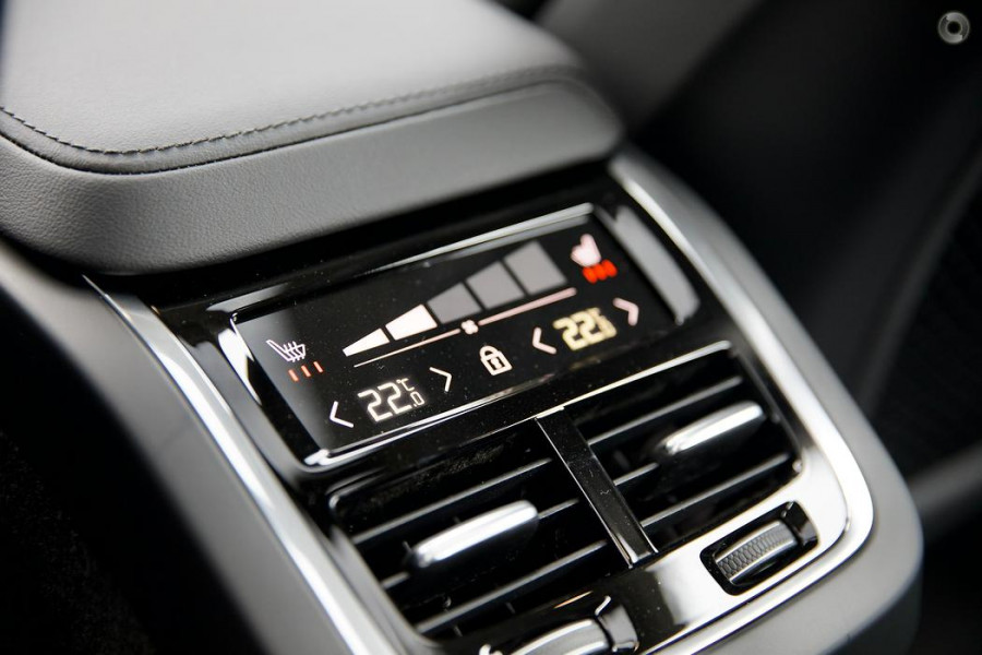 2024 Volvo S60  Ultimate B5 Bright Sedan Image 19