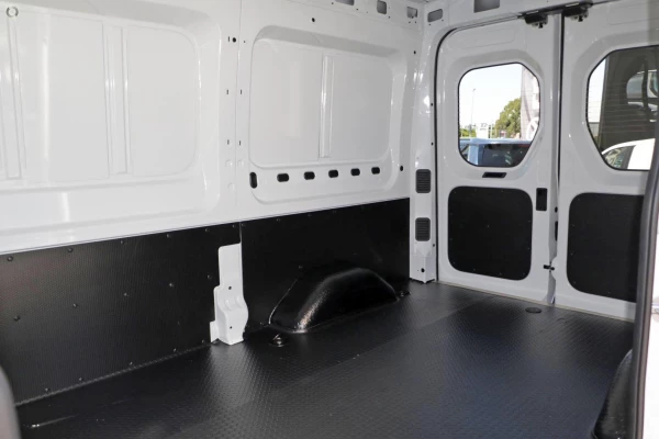 2026 MY24 LDV Deliver 9  MWB Mid Roof Bus Image 5
