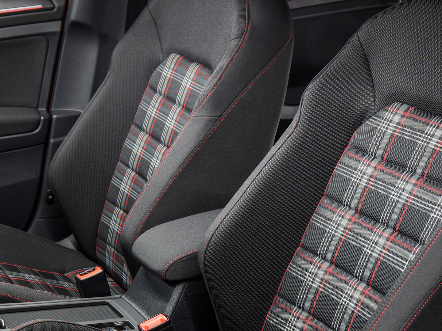 Simply striking Interior Image