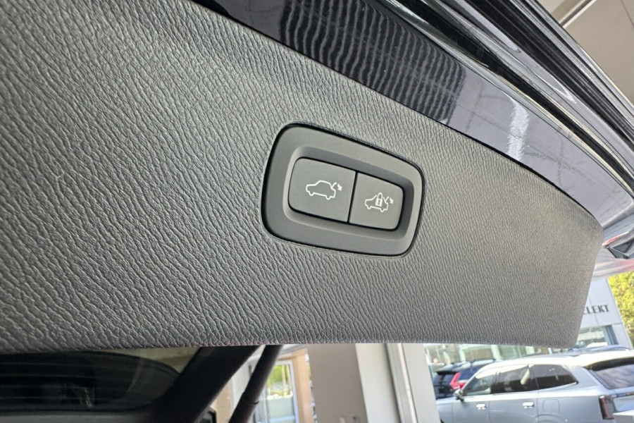 2024 MY25 Volvo XC90 L Series Ultra T8 Plug-In Hybrid SUV Image 20