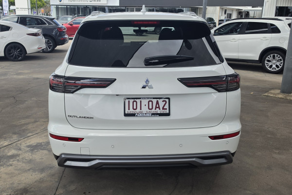 2025 Mitsubishi Outlander ZM LS SUV Image 6
