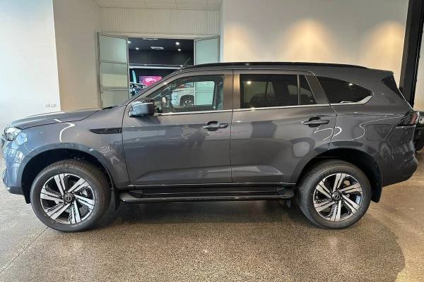 2025 MY25.5 Isuzu MU-X RJ LS-T SUV Image 5