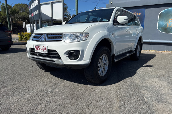 2015 MY14 Mitsubishi Challenger PC Wagon Image 2