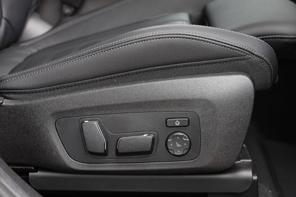 2025 BMW X4 G02 LCI xDrive30i M Sport SUV image 10
