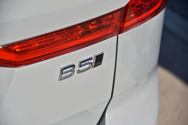 2025 Volvo XC60 UZ Plus B5 SUV Image 7