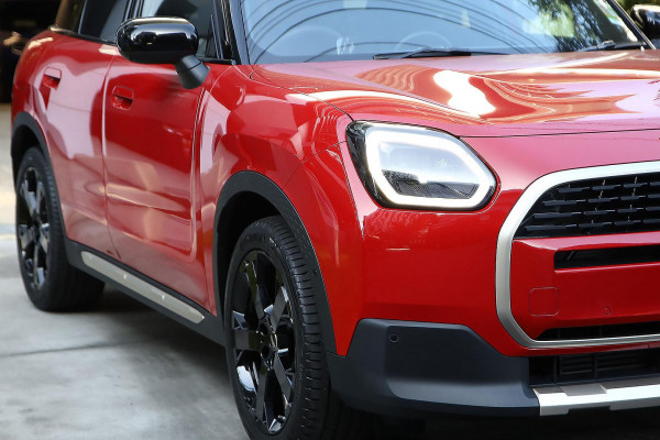 2026 MINI Countryman U25 C Favoured SUV image 2