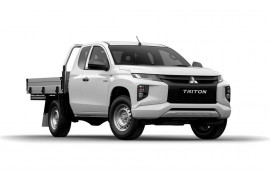 Mitsubishi Triton GLX Club Cab Chassis 4WD MR