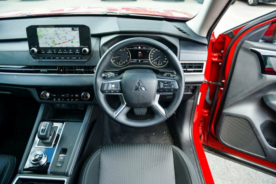 2023 MY24 Mitsubishi Outlander ZM LS SUV Image 9