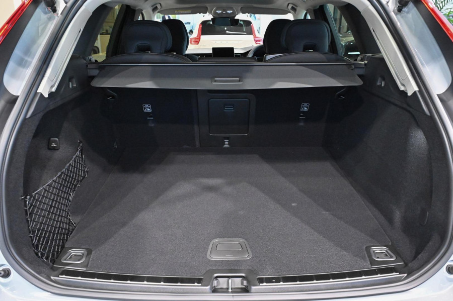 2026 Volvo XC60 UZ Plus B5 Bright SUV Image 8