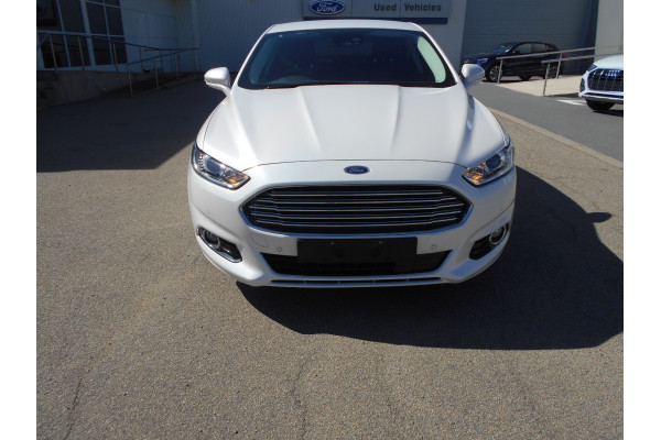 2017 Ford Mondeo Hatch Image 3
