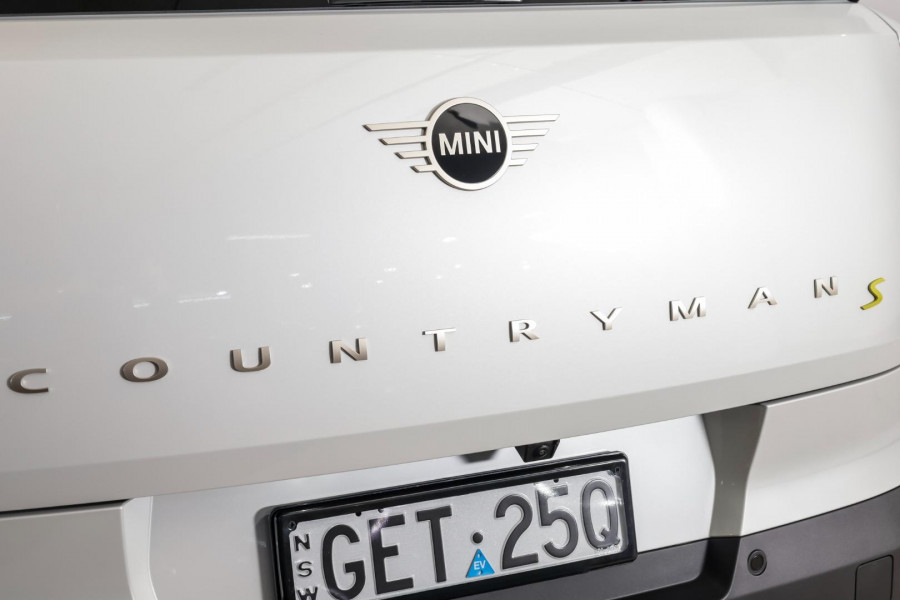 2026 MINI Countryman U25 SE Favoured SUV