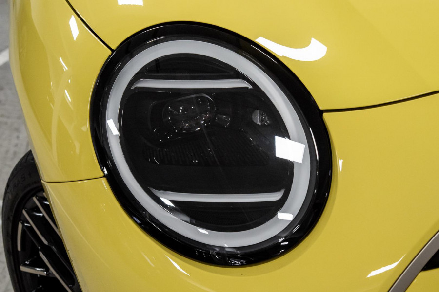 2026 MINI Cooper J01 SE Favoured Hatch
