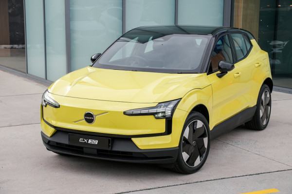 2024 MY25 Volvo EX30  Single Motor Extended Range Plus SUV Image 3