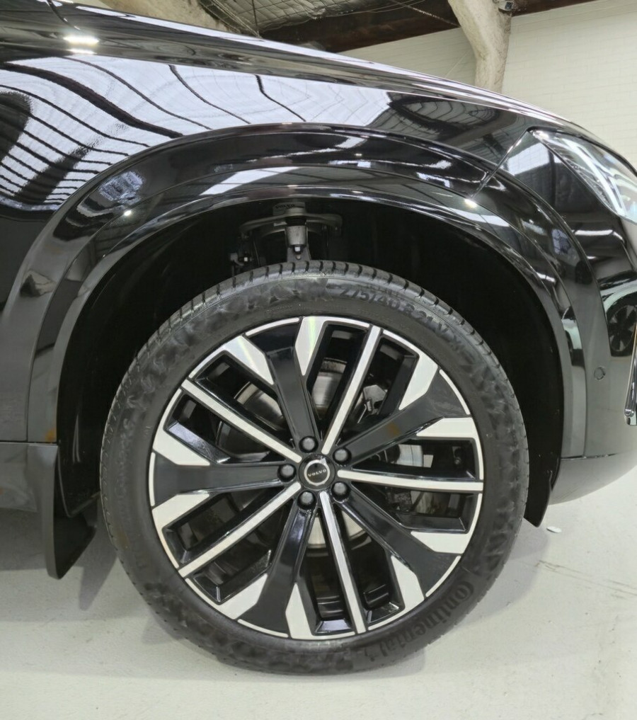 2025 MY26 Volvo XC90 L Series Ultra B5 Dark SUV Image 8