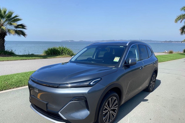 2026 Geely Starray EM-i P145 Complete SUV