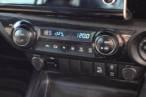 2022 Toyota HiLux GUN126R SR5 Ute image 17