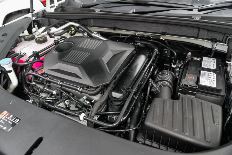 2025 MG HS AS33 Essence SUV Image 15