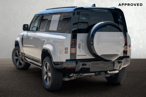 2026 Land Rover Defender L663 110 D350 X-Dynamic SE SUV image 2