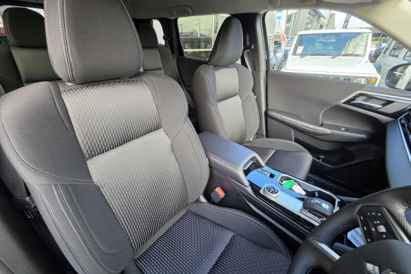 2026 MY25 Mitsubishi Outlander ZM LS SUV Image 18