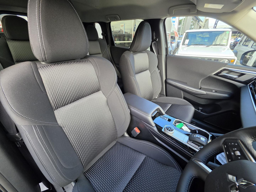 2026 MY25 Mitsubishi Outlander ZM LS SUV Image 18