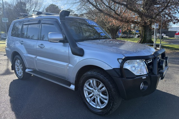 2013 MY14 Mitsubishi Pajero NW VR-X SUV Image 1