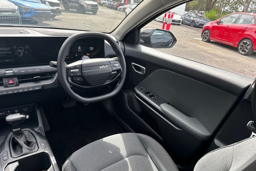 2025 Kia K4 CL4m S Sedan Image 7