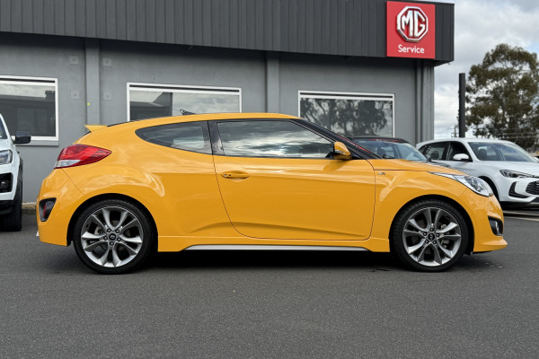 2016 Hyundai Veloster FS5 Series II SR Turbo Hatch Image 4