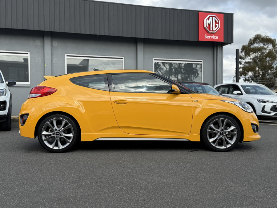 2016 Hyundai Veloster FS5 Series II SR Turbo Hatch Image 4