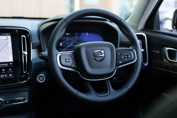 2025 MY26 Volvo XC40 XZ Ultra B4 Dark SUV Image 13