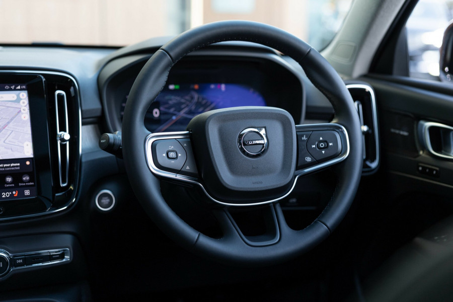 2025 MY26 Volvo XC40 XZ Ultra B4 Dark SUV Image 13