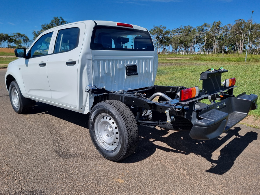 2026 Isuzu D-MAX RG SX 4x2 Crew Cab Chassis Cab Chassis Image 5