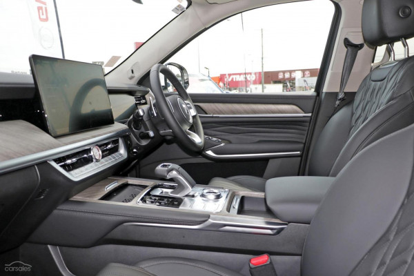 2024 GWM Tank 500 P03 Lux Hybrid SUV Image 5