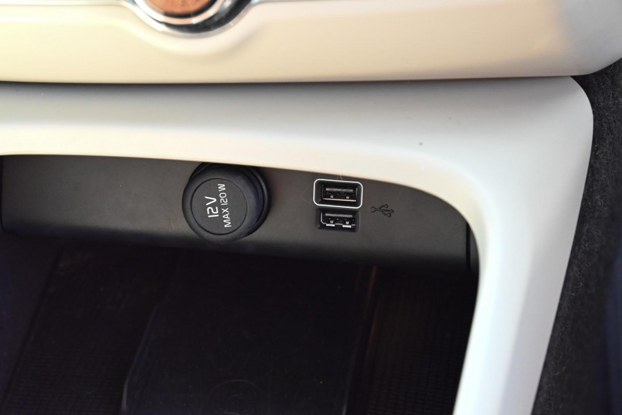 2022 Volvo XC40 XZ T4 Inscription SUV Image 16