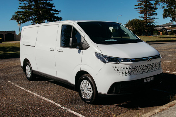 2024 LDV Deliver 7   Van