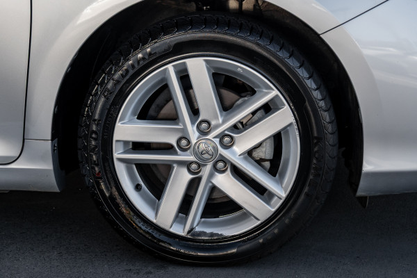 2013 Toyota Camry Hybrid AVV50R HL Sedan Image 22