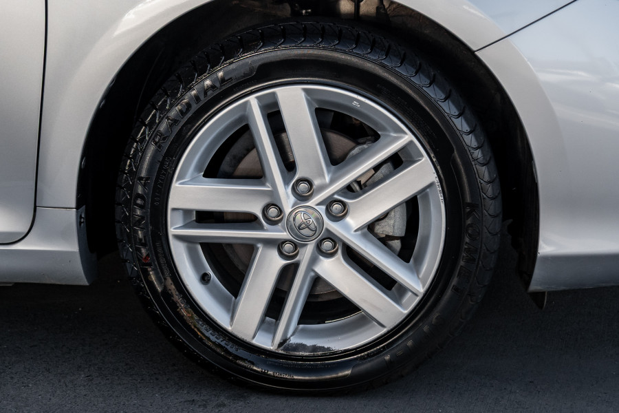 2013 Toyota Camry Hybrid AVV50R HL Sedan Image 22