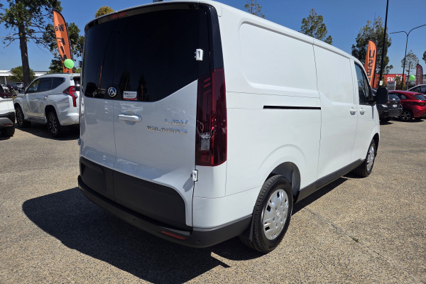 2026 LDV Deliver 7 Van Image 3
